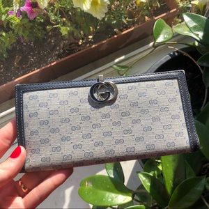 Authentic Gucci Wallet (cash and card holder)